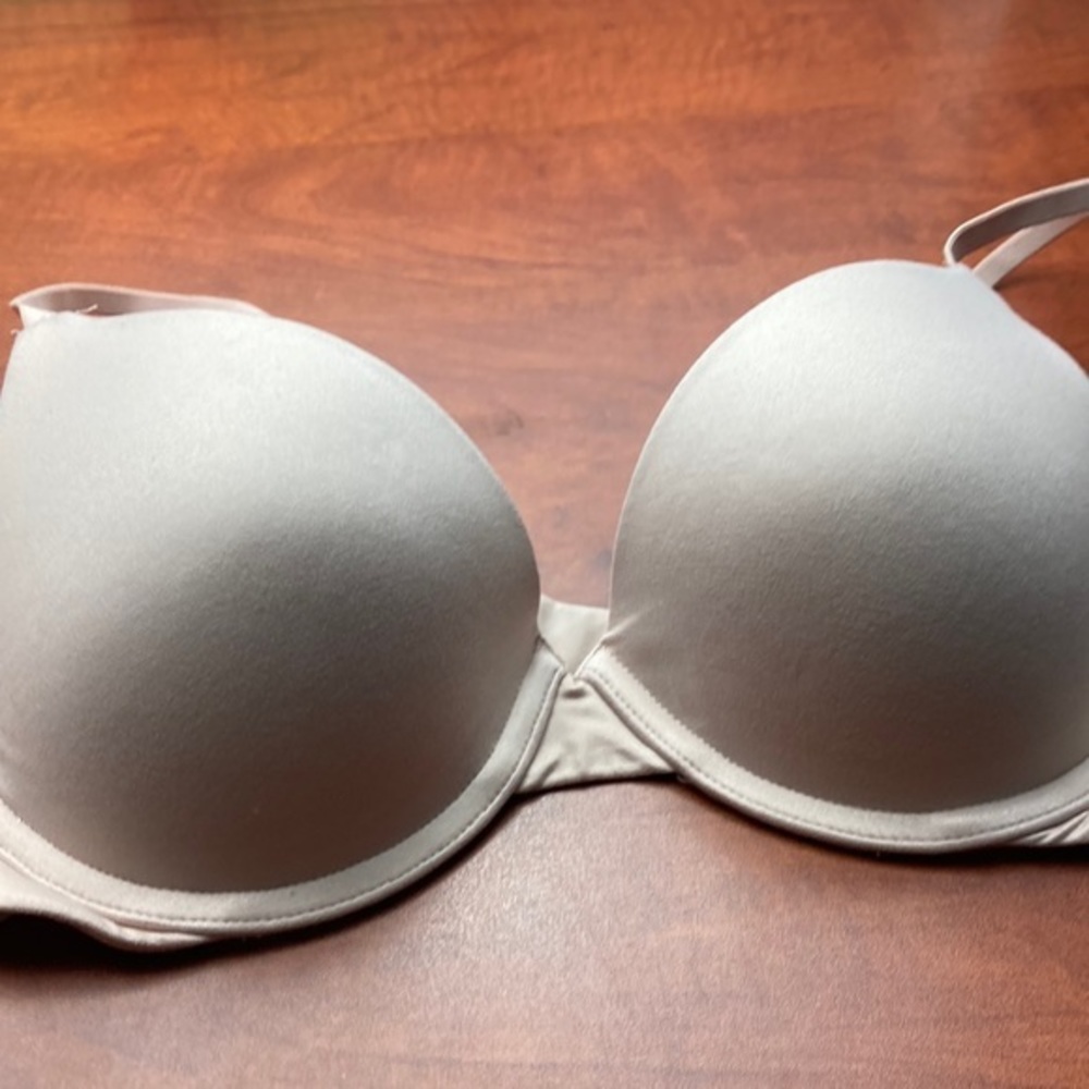 Gilly Hicks ladies braz  32 C